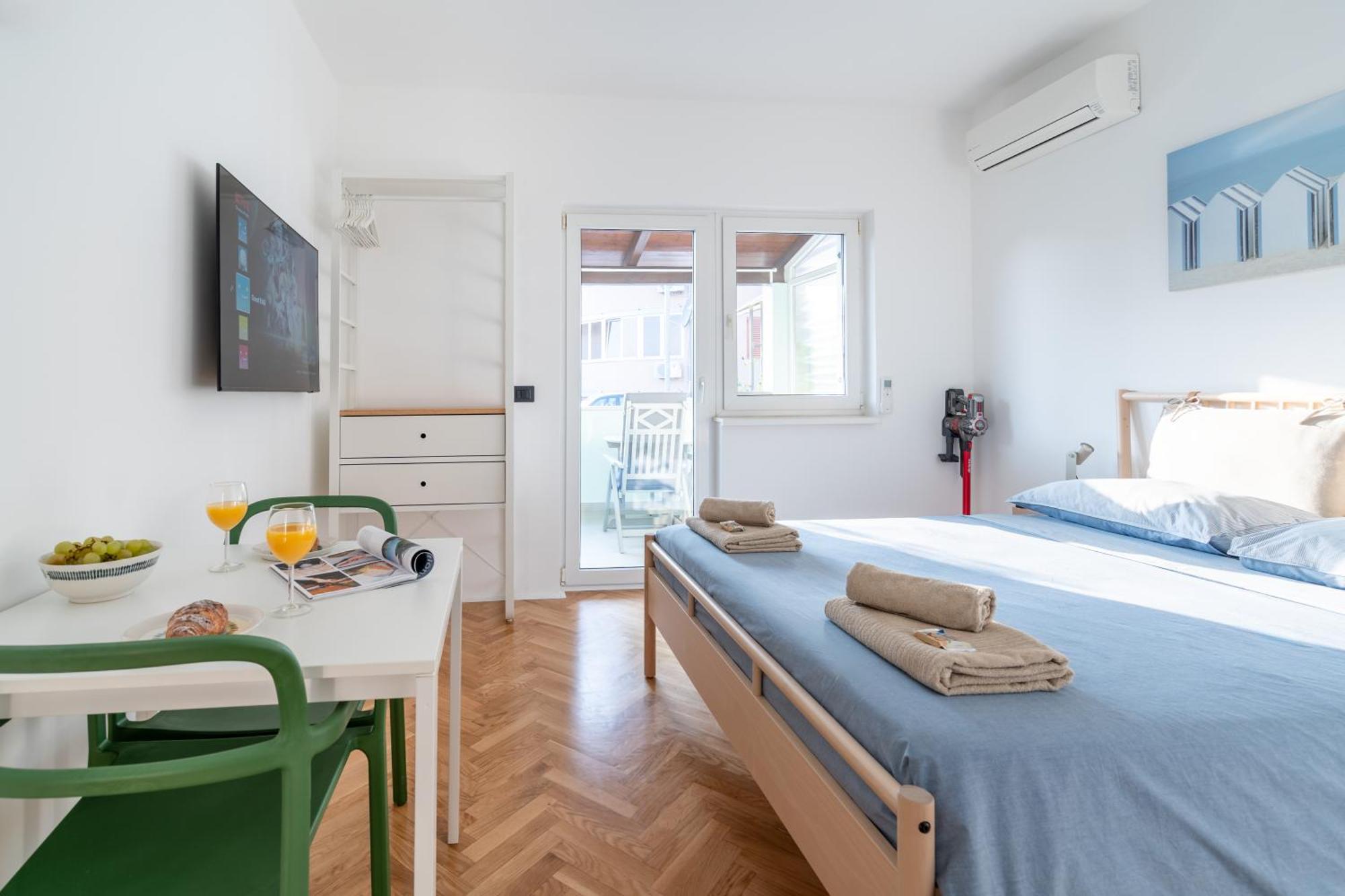 New! D31 Studio W2 Bikes, Sunny Terrace & Parking Rovinj Kültér fotó