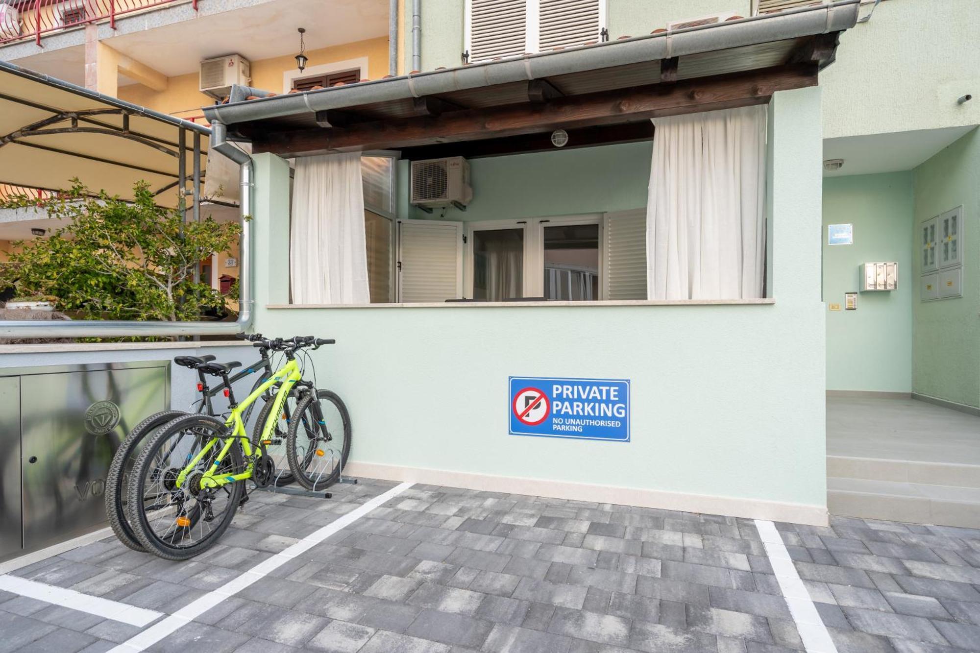 New! D31 Studio W2 Bikes, Sunny Terrace & Parking Rovinj Kültér fotó